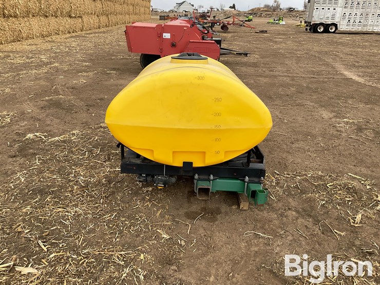 front-mount-fertilizer-tank-image-7