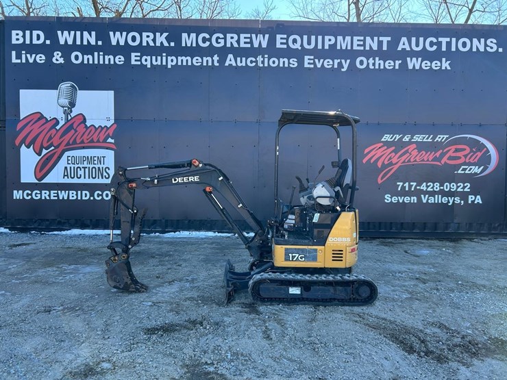 2017-deere-17g-image-1