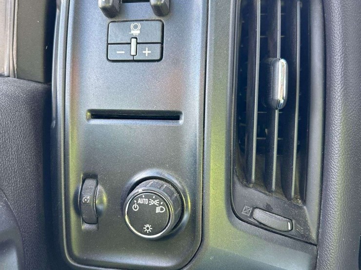 2016-chevrolet-silverado-1500-image-16