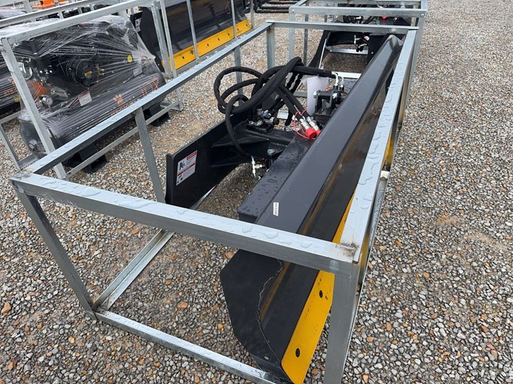 unused-skid-steer-6-way-dozer-blade(w-controller)-image-3