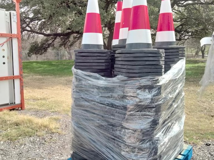 #160-•-(250)-safety-traffic-cones-image-1