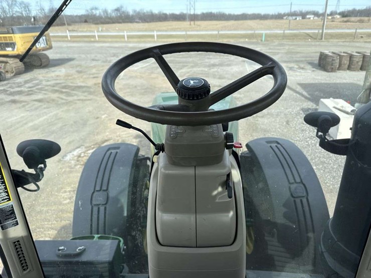 john-deere-8245r-image-21