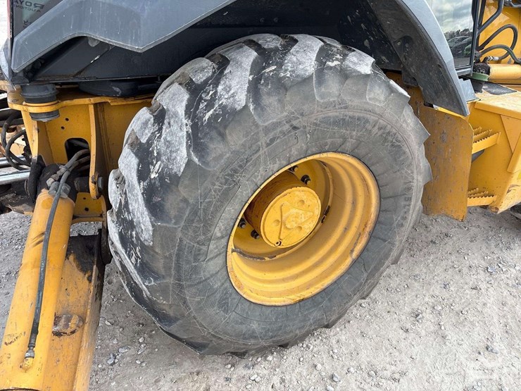 2015-deere-310sl-image-34