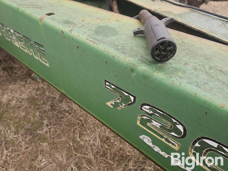john-deere-7200-image-12