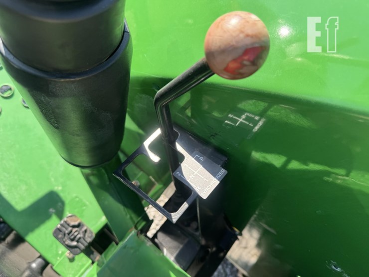 1992-john-deere-5200-image-14