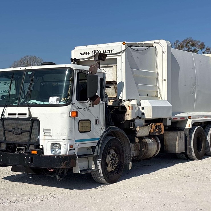 2016 AUTOCAR XPEDITOR