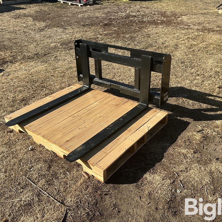 2025 Wolverine PFF2-13-45W Skid Steer Pallet Forks