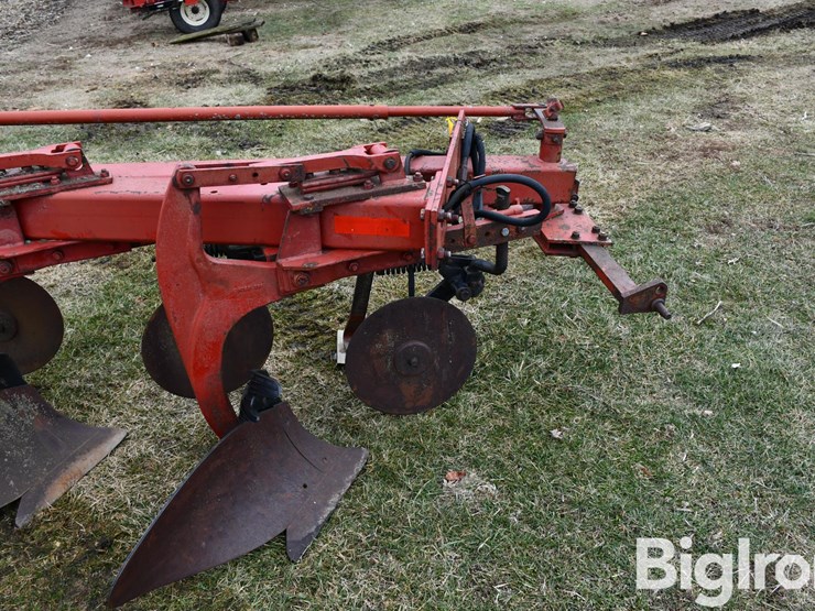 international-720-image-18