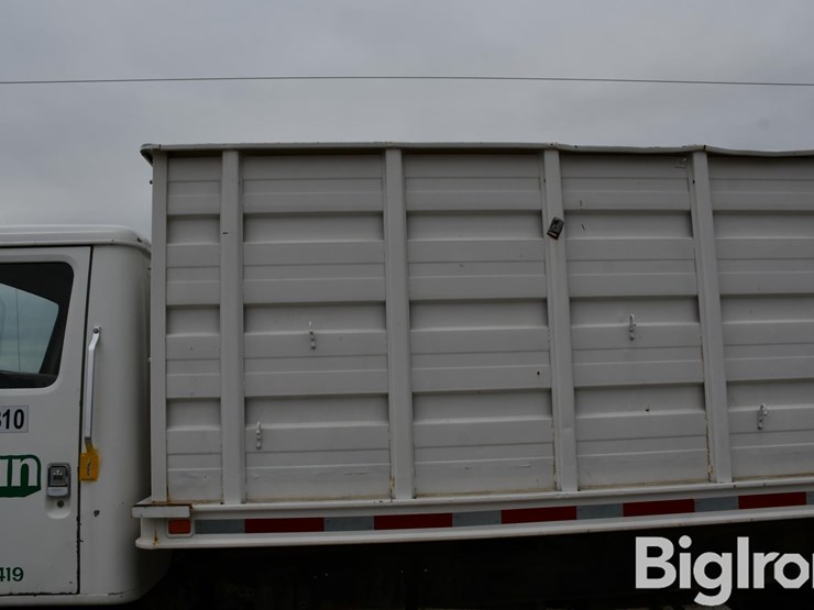 1981-international-1724-s/a-grain-truck-image-16