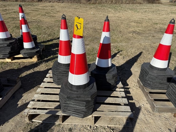25-traffic-cones-image-1