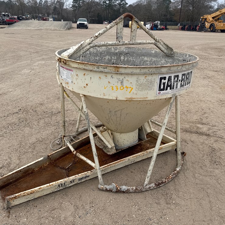 #2786 • 2022 GARBRO CONCRETE BUCKET WITH CHUTE