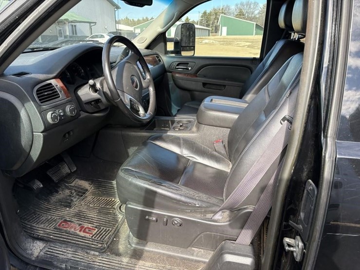 2012-gmc-sierra-2500-image-10