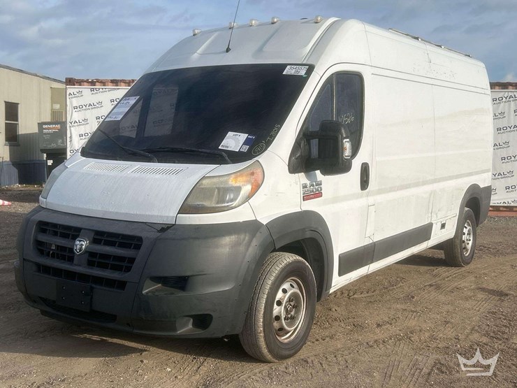 2016-ram-promaster-2500-image-1