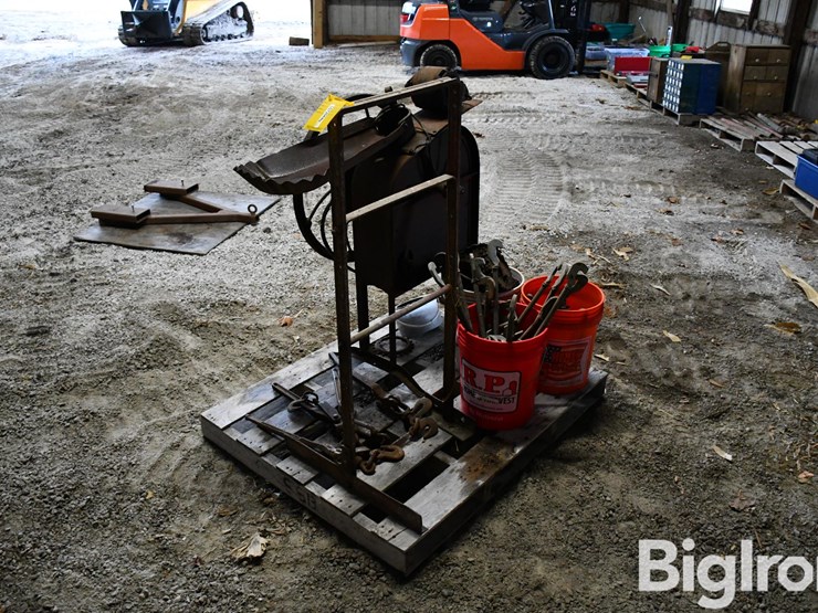 pallet-of-farm-support-image-7