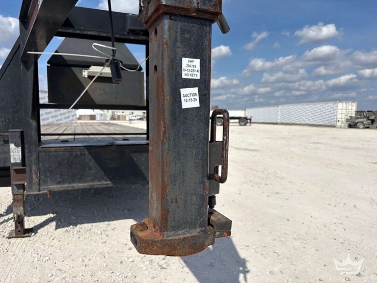 2022-custom-flatbed-image-17