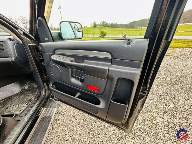2004-dodge-ram-3500-image-80