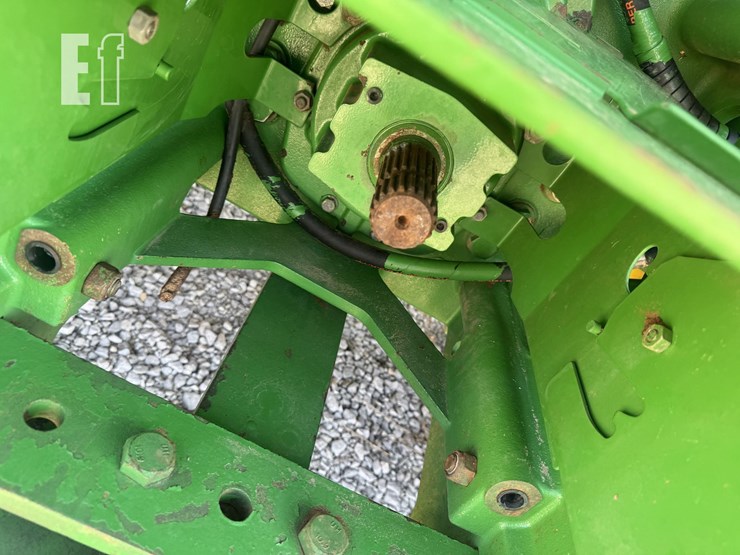 2013-john-deere-8310r-image-13