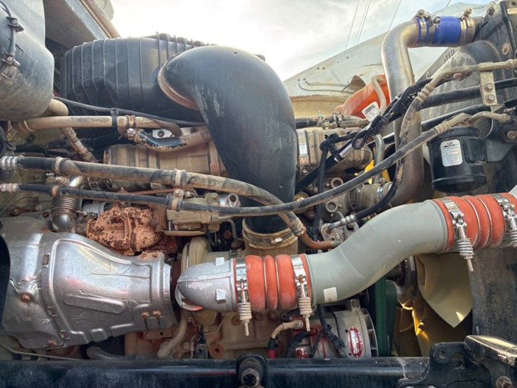 2016-freightliner-coronado-122-sd-image-3