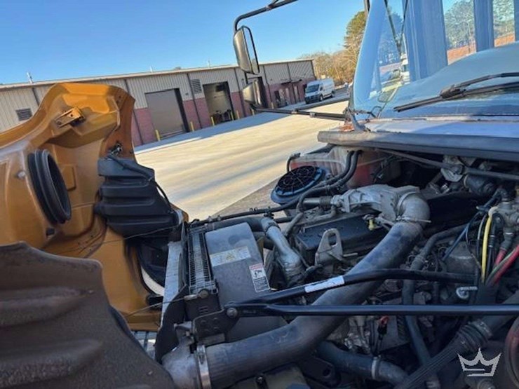 2007-freightliner-b2-image-7