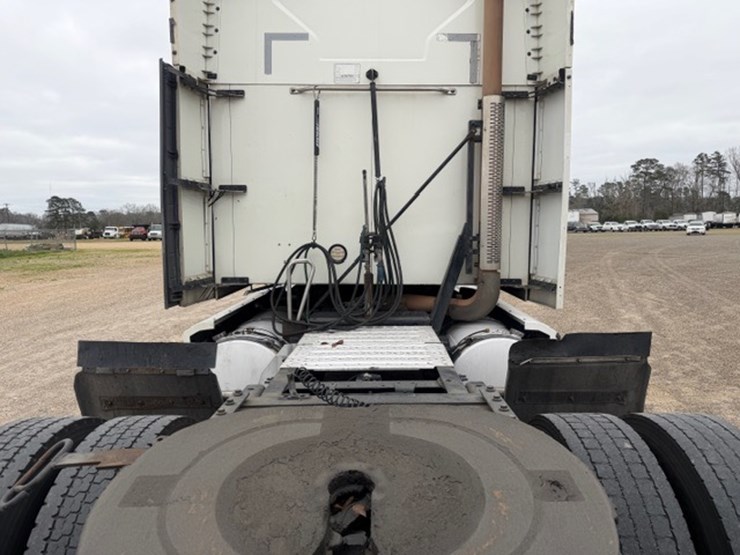 #227-•-2020-mack-anthem-image-11