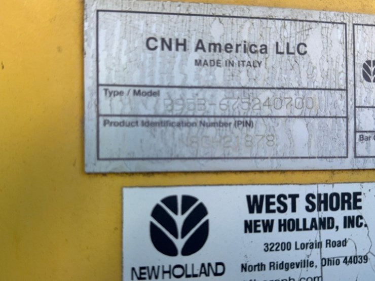 new-holland-b95b-image-7