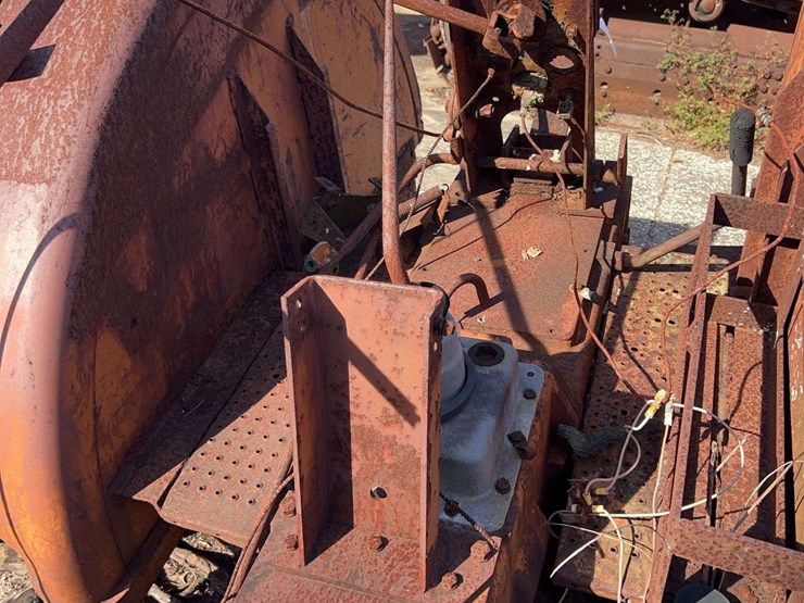 minneapolis-moline-orchard-transmission-and-rear-end-image-22