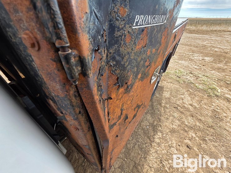 2013-chevrolet-silverado-2500-image-13