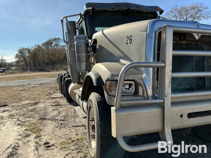 2001-international-2001-image-14