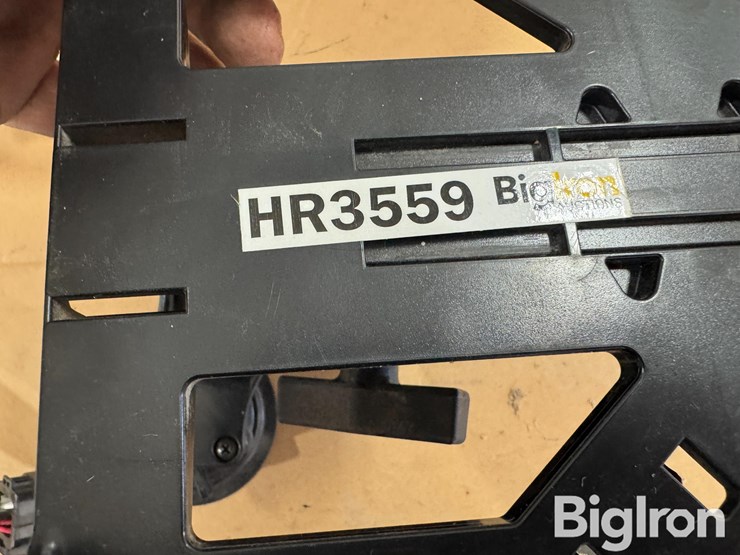 i-pad-guidance-bracket-&-antenna-image-13