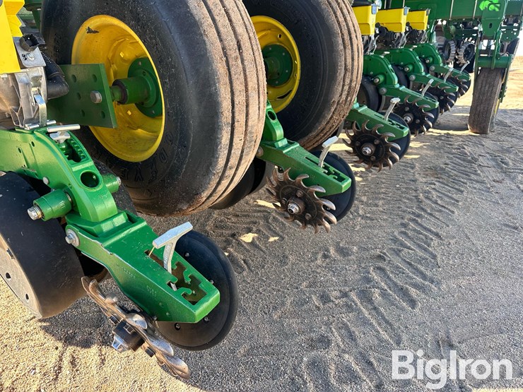 2015-john-deere-1795-image-15