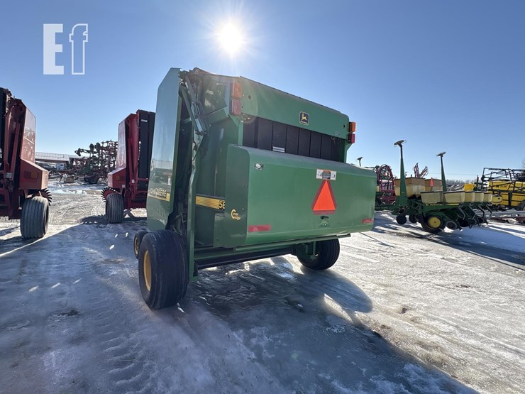 2000-john-deere-567-image-3