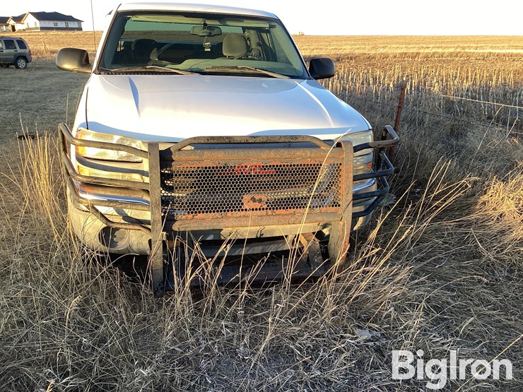 2006-gmc-sierra-1500-image-2