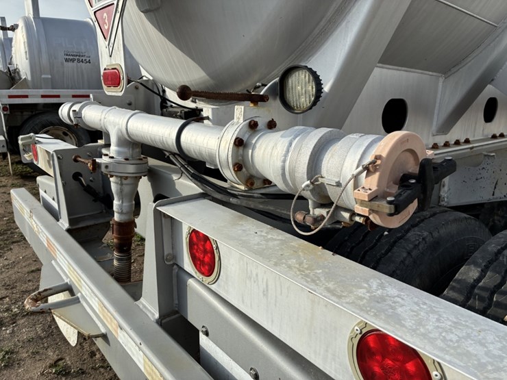 2010-heil-trailer-image-11