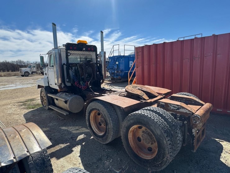 1998-mack-ch613-image-5