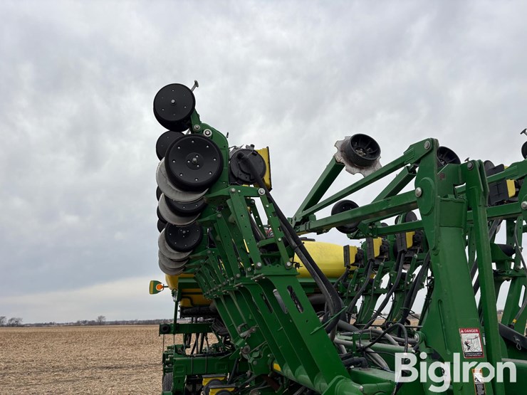 2015-john-deere-1795-image-11