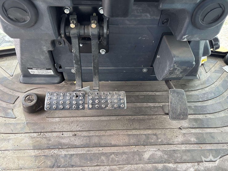 2015-deere-310sl-image-30