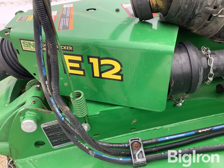 2020-john-deere-e12-image-16