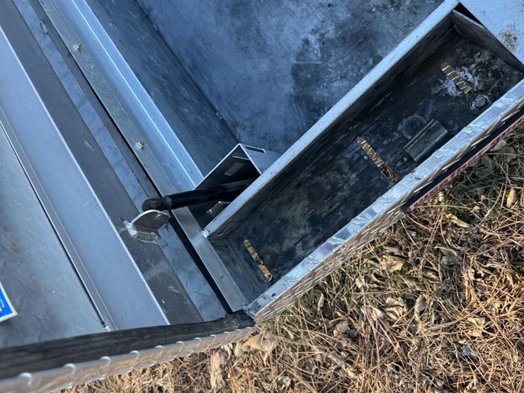 weatherguard-aluminum-toolbox-image-14