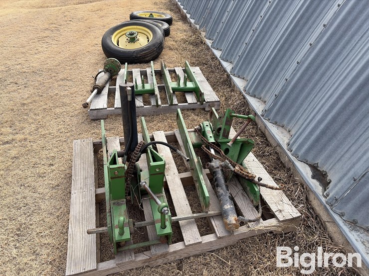 john-deere-1770-wheels-&-drive-frames-image-6
