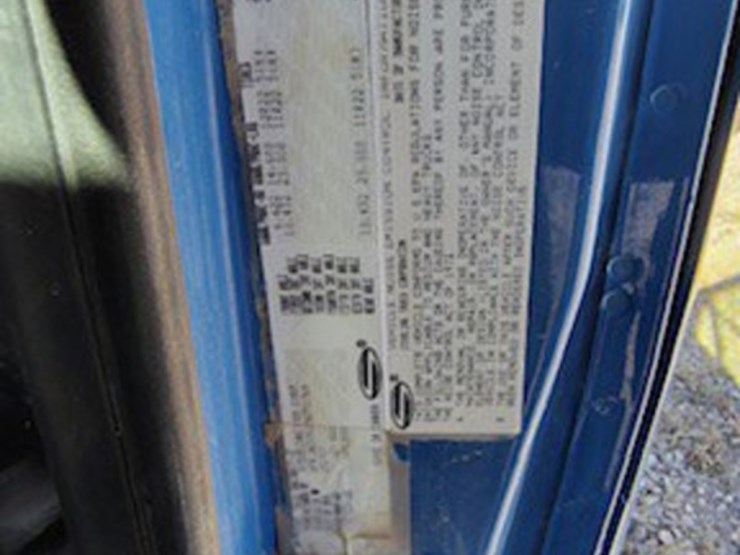 2007-sterling-lt9500-image-3