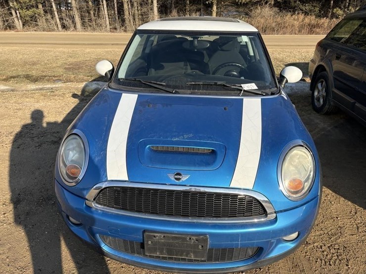 2009-mini-cooper-s-car-image-2