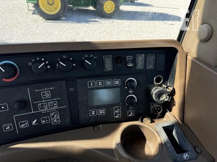 2009-john-deere-8330-image-18