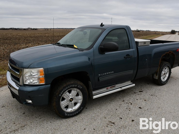 2010-chevrolet-silverado-1500-lt-image-1