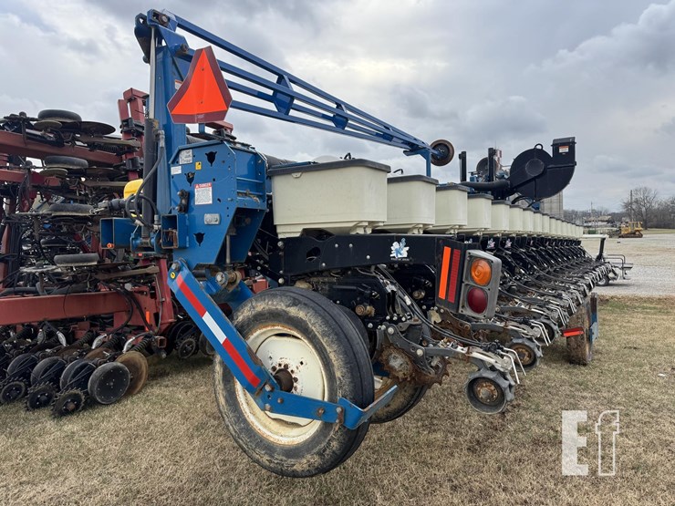 2008-kinze-3600-image-21