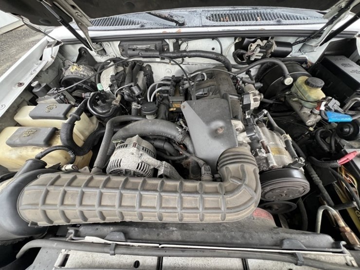 1997-ford-explorer-xlt-image-13