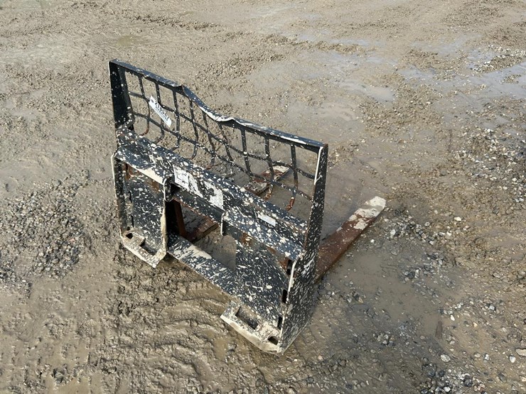 38”-skid-steer-pallet-forks-image-4