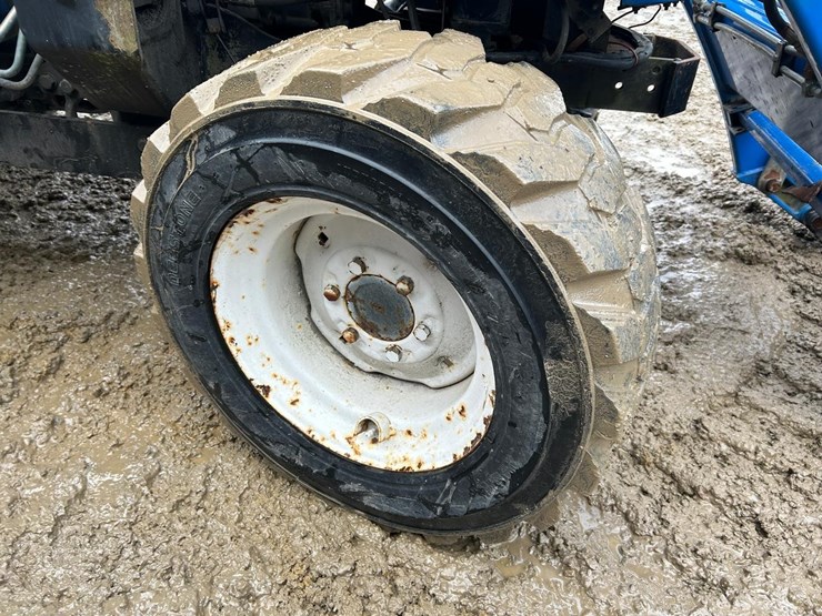 new-holland-tc35-image-11