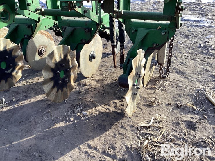 14r20"-dry-fertlilizer-applicator-image-11