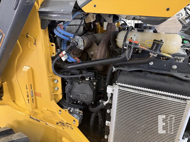 2024-deere-330g-image-24