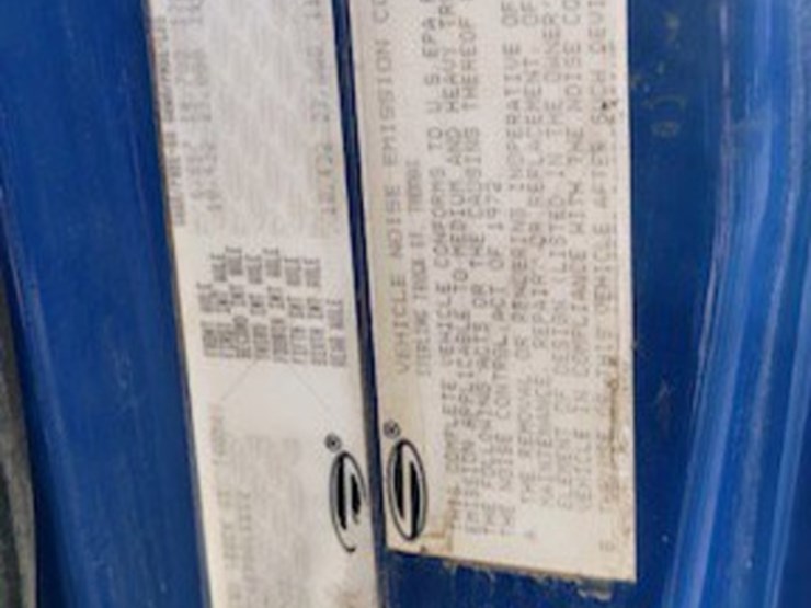 2009-sterling-lt9500-image-6